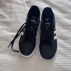 Like New Adidas Sneakers size 6